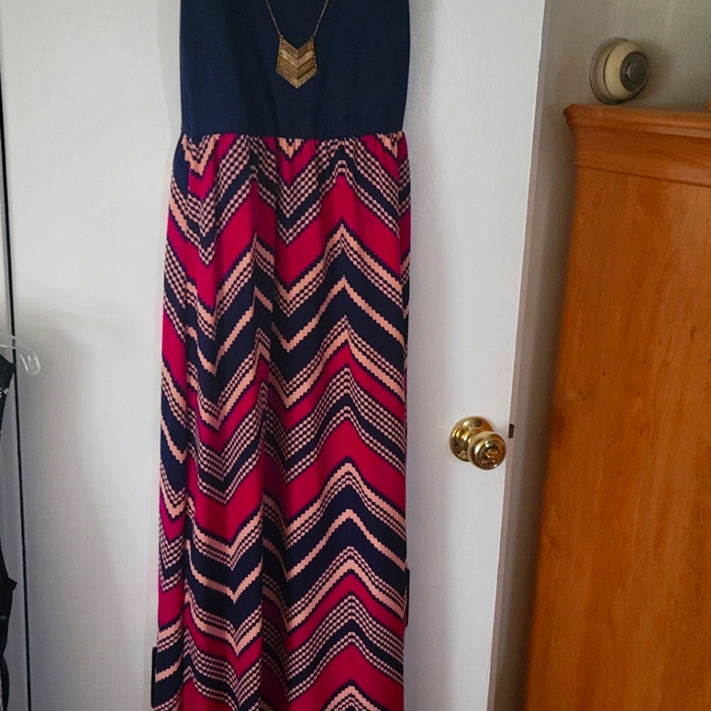 Adorable summer maxi with attached necklace